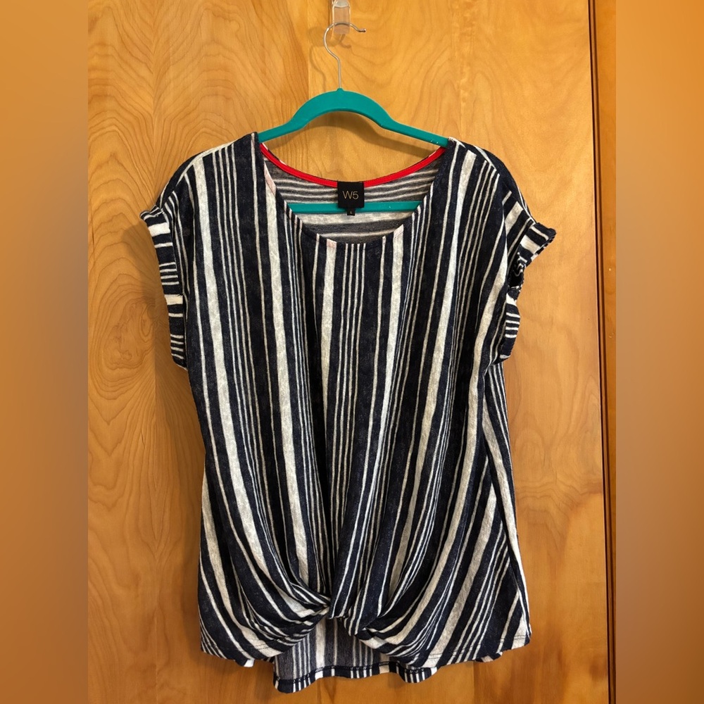 W5 Navy and White Tie Front Blouse Size Large EUC